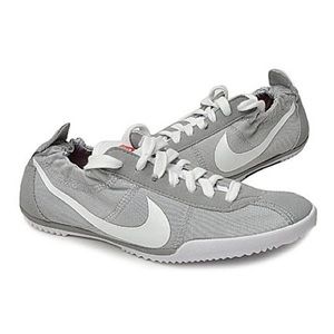 NIKE Womens Tenkay Low Shoes, Gray